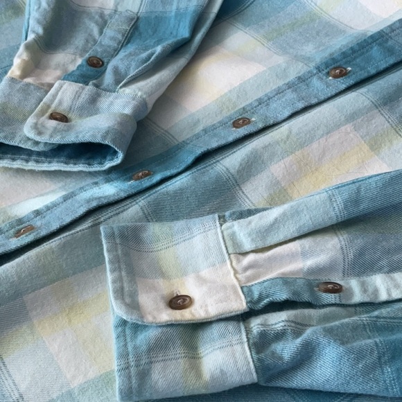 Universal Thread Flannel Top - Picture 6 of 13